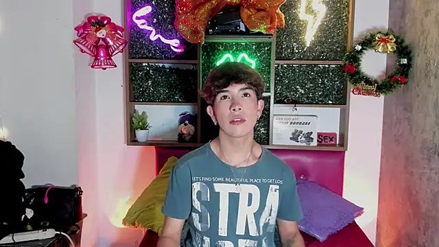 Snapshot of Angeldust19 chatting on 12-05-25, 03:26 Angeldust19 online show from 12-05-25, 03:26