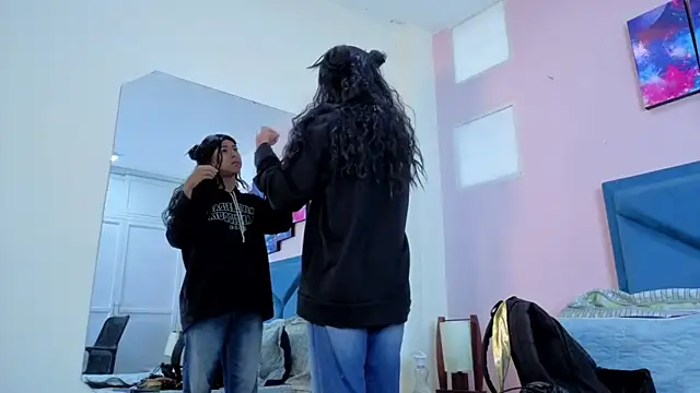 Hopemoretti online show from 11-24-25, 12:38