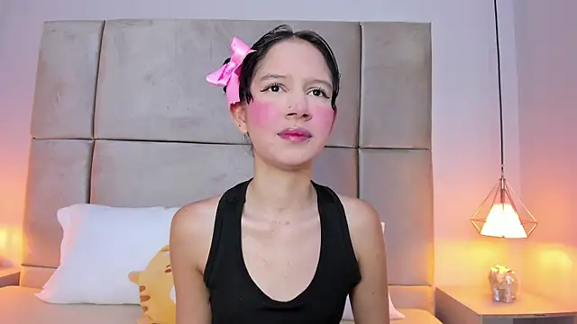 Snapshot of angelaG1 chatting on 11-28-25, 08:33 angelaG1 online show from 11-28-25, 08:33