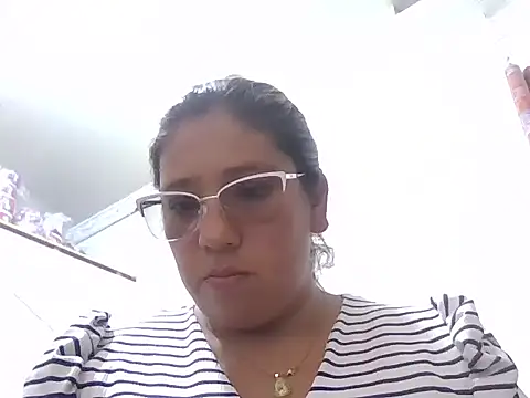 Snapshot of marcelaxxxl chatting on 11-25-25, 04:18 marcelaxxxl online show from 11-25-25, 04:18