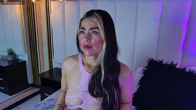 Snapshot of Lia_Jonesss chatting on 12-02-25, 04:40 Lia Jonesss online show from 12-02-25, 04:40