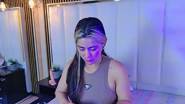 Snapshot of Lia_Jonesss chatting on 12-05-25, 09:29 Lia Jonesss online show from 12-05-25, 09:29