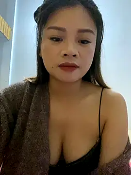 Snapshot of sara-xx chatting on 12-05-25, 03:26 sara-xx online show from 12-05-25, 03:26