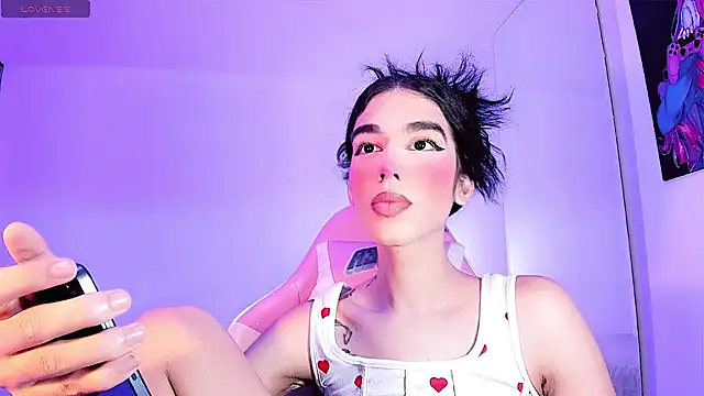 LeslieAmor1 online show from 12-14-25, 03:39