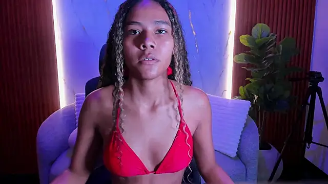 Snapshot of zendayavg chatting on 11-20-25, 12:16 zendayavg online show from 11-20-25, 12:16