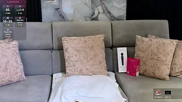 Snapshot of zendayavg chatting on 12-15-25, 12:31 zendayavg online show from 12-15-25, 12:31