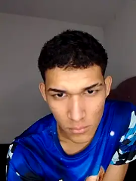 Snapshot of Luigi_cumming1 chatting on 11-21-25, 06:12 Luigi cumming1 online show from 11-21-25, 06:12