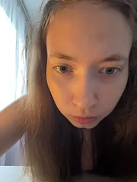 Snapshot of Holy_Poly chatting on 11-19-25, 08:36 Holy Poly online show from 11-19-25, 08:36