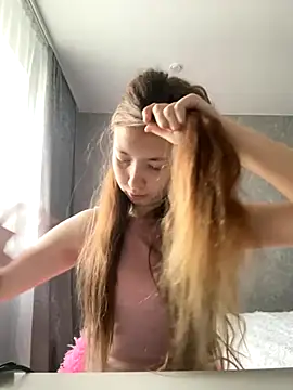 Snapshot of Holy_Poly chatting on 11-21-25, 08:24 Holy Poly online show from 11-21-25, 08:24