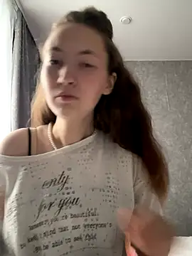 Snapshot of Holy_Poly chatting on 11-26-25, 08:15 Holy Poly online show from 11-26-25, 08:15