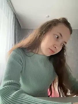 Snapshot of Holy_Poly chatting on 11-28-25, 08:17 Holy Poly online show from 11-28-25, 08:17