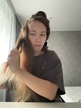 Snapshot of Holy_Poly chatting on 12-01-25, 08:19 Holy Poly online show from 12-01-25, 08:19