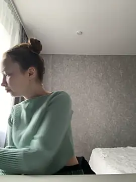 Snapshot of Holy_Poly chatting on 12-02-25, 08:19 Holy Poly online show from 12-02-25, 08:19