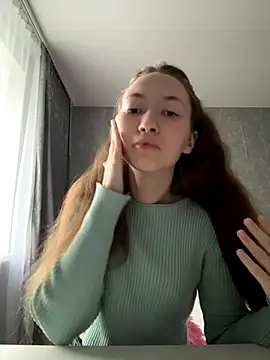 Snapshot of Holy_Poly chatting on 12-04-25, 08:23 Holy Poly online show from 12-04-25, 08:23