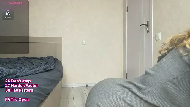 Snapshot of Play_Me_Softly chatting on 02-08-26, 09:23 Play Me Softly online show from 02-08-26, 09:23