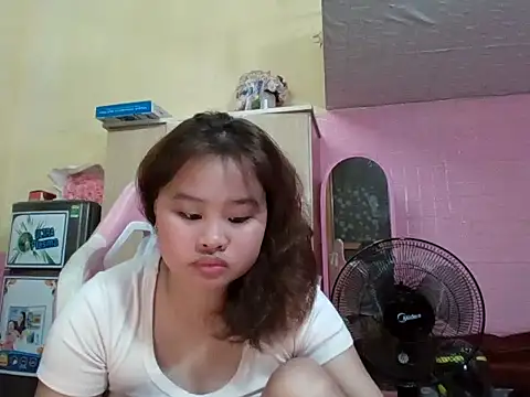 Snapshot of Lina8386 chatting on 11-30-25, 11:42 Lina8386 online show from 11-30-25, 11:42