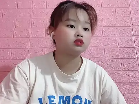 Snapshot of Lina8386 chatting on 12-02-25, 07:25 Lina8386 online show from 12-02-25, 07:25