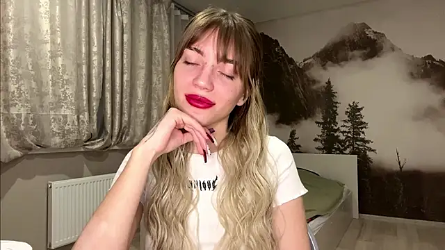 MelaineAytes online show from 12-15-25, 02:10