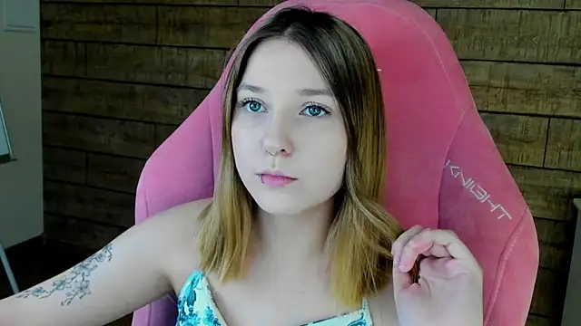 TinnaBurton online show from 03-08-26, 04:33