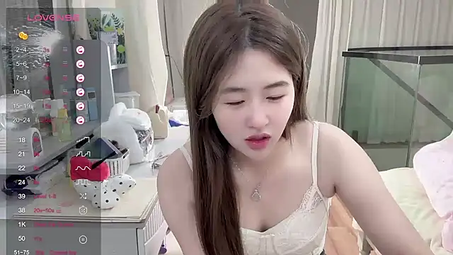 Snapshot of youyou-668 chatting on 12-02-25, 01:05 youyou-668 online show from 12-02-25, 01:05