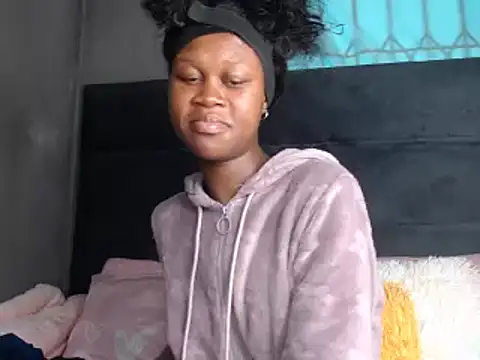 Snapshot of LilPregnantMommyyy chatting on 11-16-25, 01:17 LilPregnantMommyyy online show from 11-16-25, 01:17