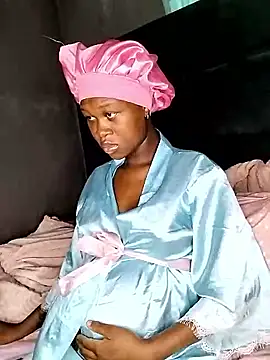 Snapshot of LilPregnantMommyyy chatting on 12-16-25, 08:19 LilPregnantMommyyy online show from 12-16-25, 08:19