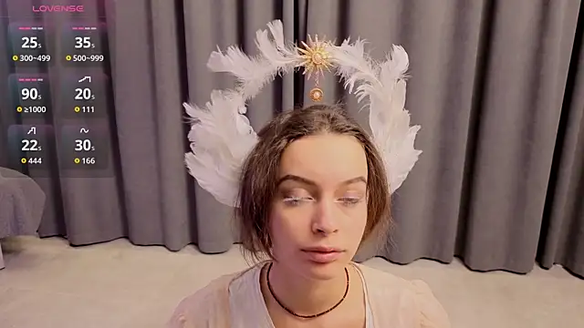 Luna Veyra online show from 12-04-25, 10:51