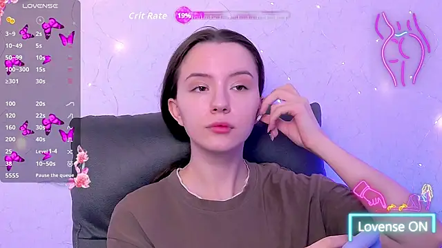 Snapshot of BellaVelure6767 chatting on 05-15-26, 02:40 BellaVelure6767 online show from 05-15-26, 02:40