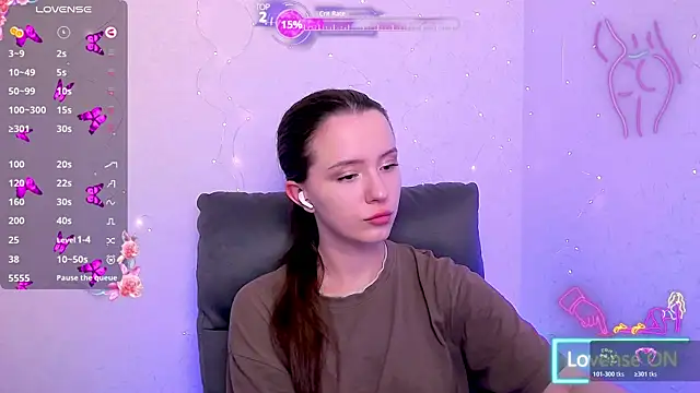 Snapshot of BellaVelure6767 chatting on 05-23-26, 02:39 BellaVelure6767 online show from 05-23-26, 02:39