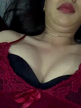 Snapshot of Tina_babyy chatting on 11-27-25, 02:30 Tina babyy online show from 11-27-25, 02:30