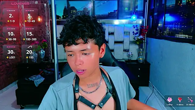 Snapshot of lunabustygirl chatting on 11-23-25, 12:32 lunabustygirl online show from 11-23-25, 12:32