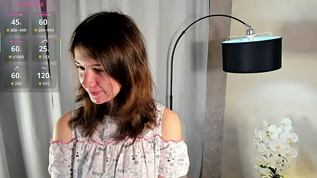 Snapshot of MarilynMun chatting on 12-15-25, 02:16 MarilynMun online show from 12-15-25, 02:16