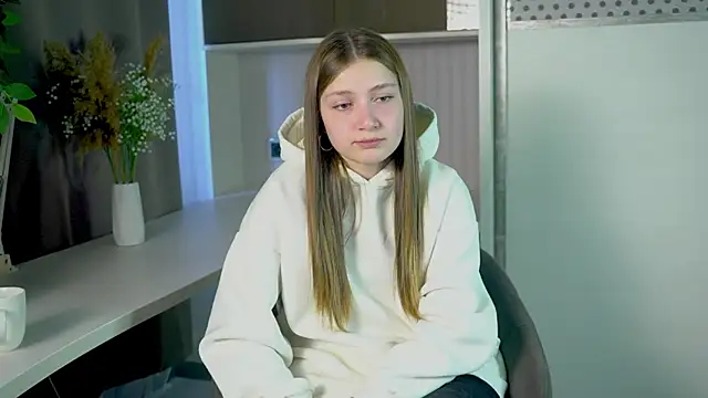 LesaFeldker online show from 11-25-25, 03:06