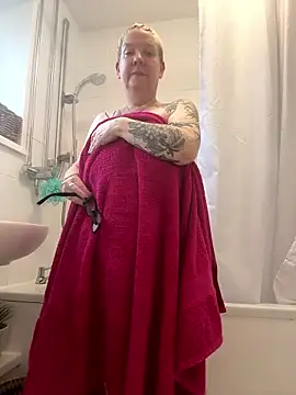 Snapshot of missyb_x chatting on 01-11-26, 09:47 missyb x online show from 01-11-26, 09:47