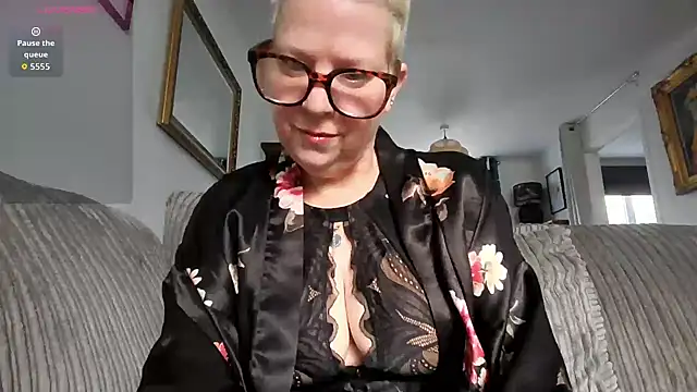 Snapshot of missyb_x chatting on 02-09-26, 10:08 missyb x online show from 02-09-26, 10:08