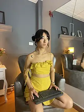 Snapshot of AmbarOishi__ chatting on 12-15-25, 01:59 AmbarOishi online show from 12-15-25, 01:59