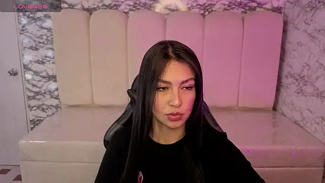 Snapshot of Maleja_v_ chatting on 12-03-25, 01:42 Maleja v online show from 12-03-25, 01:42