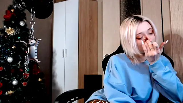 SophiaLur online show from 01-13-26, 04:34