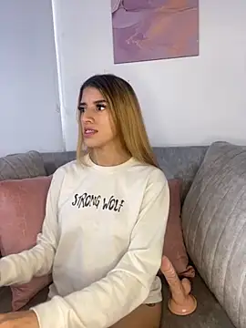 Snapshot of zoepink_1 chatting on 12-03-25, 01:31 zoepink 1 online show from 12-03-25, 01:31