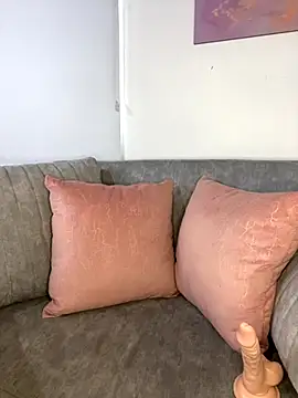 Snapshot of zoepink_1 chatting on 12-04-25, 01:31 zoepink 1 online show from 12-04-25, 01:31