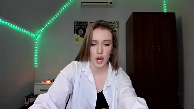 Snapshot of tinyglow chatting on 12-02-25, 02:12 tinyglow online show from 12-02-25, 02:12