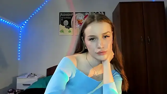 Snapshot of tinyglow chatting on 12-03-25, 04:49 tinyglow online show from 12-03-25, 04:49