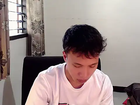 Snapshot of newgys chatting on 02-17-26, 02:30 newgys online show from 02-17-26, 02:30