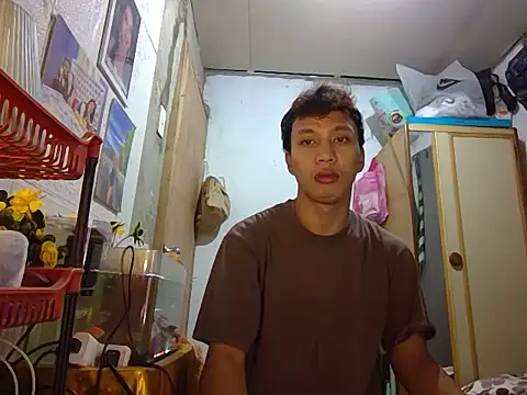 Snapshot of newgys chatting on 03-11-26, 08:42 newgys online show from 03-11-26, 08:42