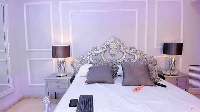 Snapshot of IvannaClaire chatting on 11-29-25, 12:30 IvannaClaire online show from 11-29-25, 12:30