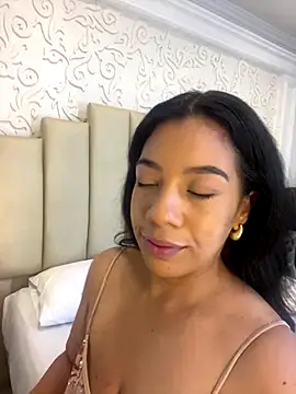 Snapshot of IvannaClaire chatting on 12-15-25, 02:10 IvannaClaire online show from 12-15-25, 02:10