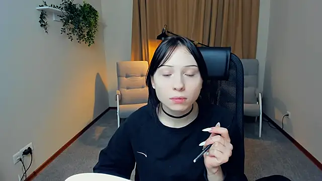 EthelynSeiler online show from 11-19-25, 02:50