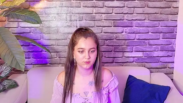 Snapshot of _ivone chatting on 11-17-25, 06:57 ivone online show from 11-17-25, 06:57