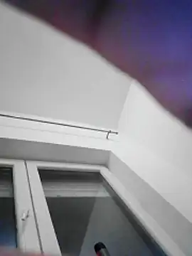 Snapshot of Motosz chatting on 11-18-25, 09:41 Motosz online show from 11-18-25, 09:41