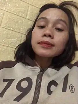 Snapshot of Trangbabylove chatting on 12-14-25, 02:44 Trangbabylove online show from 12-14-25, 02:44